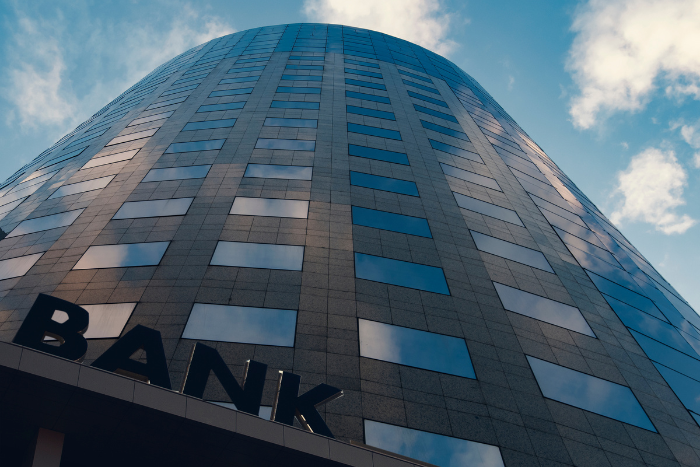Australian banks shrugging off U.S. banks concerns